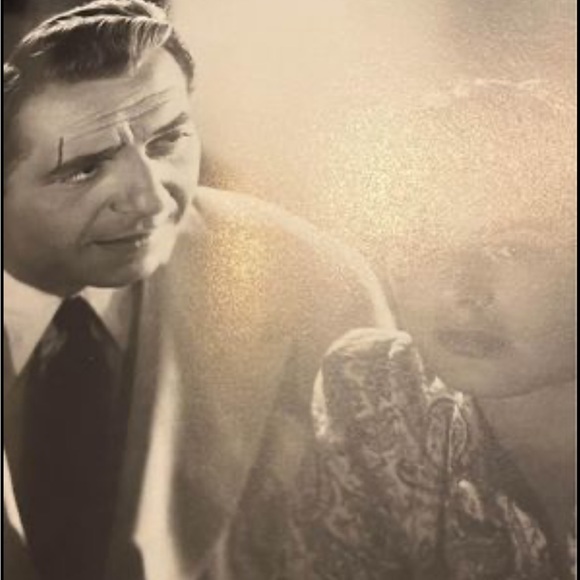 CasaBlanca Copyright 1942 Book , Dialogue Transcript. Very old , rare vintage - Picture 5 of 9